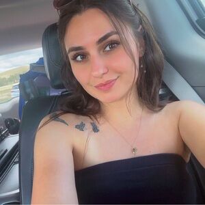 Meet your Posher, Lydia